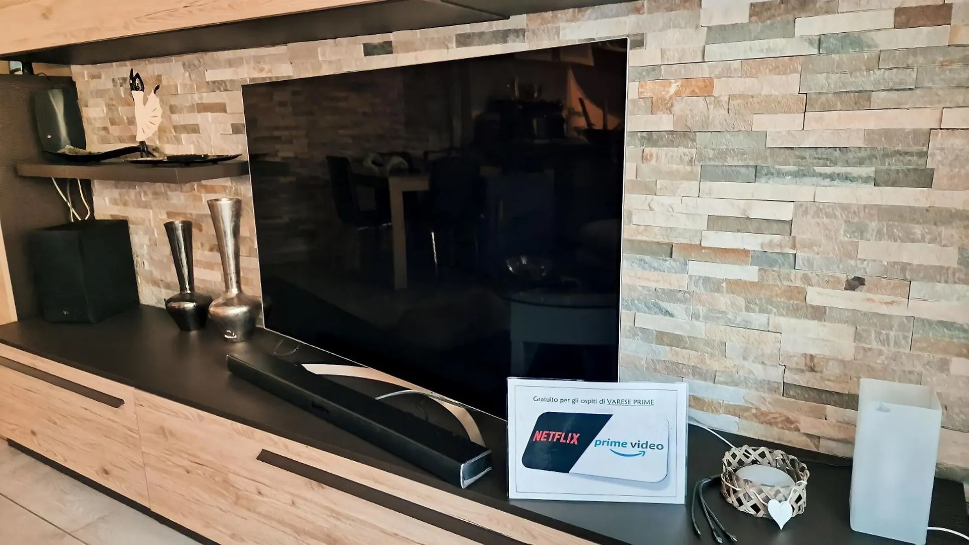 Apartment Varese Prime - Large Independent Apartment, Air Conditioning, 2 Bathrooms, 2 Free Covered Parking Spaces, No Restricted Traffic Zone, Train Station 100M, Theatre 150M, Historic City Centre Italien